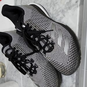 Women's Size 6.5 Adidas Black Silver Metallic Volleyball Shoes